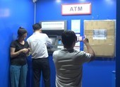 Bình Dương: Người đàn ông vác búa đập nát máy ATM