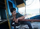 Xua đuổi hàng ngàn tàu nước ngoài xâm phạm chủ quyền VN