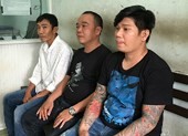 Nửa tạ hồ sơ trong nhà của nhóm cho vay nặng lãi ở TP.HCM