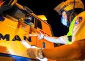 Trong 6 giờ, gần 2.800 xe qua 12 chốt kiểm soát dịch vào TP. HCM