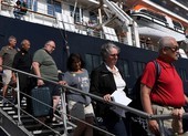 Một du khách Mỹ nhiễm virus COVID-19 sau khi rời tàu Westerdam