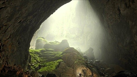 Không gian bên trong động rất rộng lớn