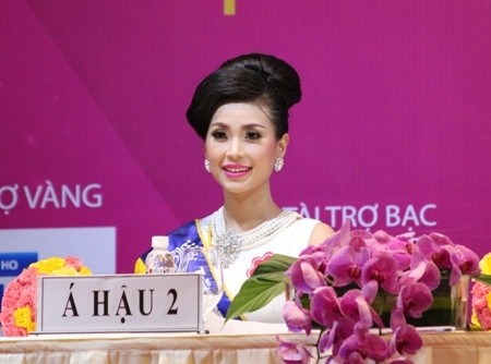 Á hậu Diễm Trang trong buổi họp báo sau đăng quang (Ảnh: Trí Hòa)