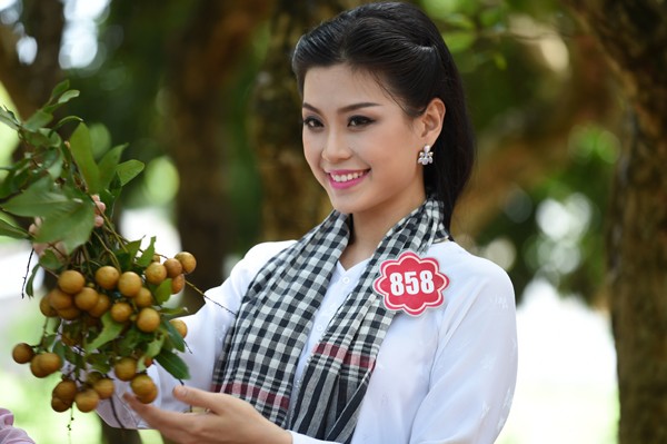 Á hậu Diễm Trang sinh năm 1991 đến từ quê hương Vĩnh Long