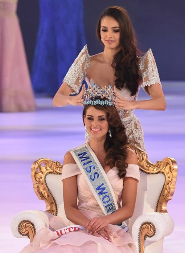 Khoảnh khắc đăng quang của Hoa hậu Thế giới 2014