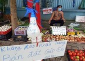 Ông chủ xăm trổ đòi 'không đeo khẩu trang, bán đắt gấp đôi'