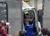 Ùn tắc nhiều cây số sau cú va chạm liên hoàn ở Bình Tân
