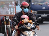 Người dân vật vã dưới trời nóng như đổ lửa ở Sài Gòn