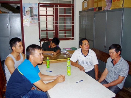 4 người khai nhận là cán bộ công chức Cảng Hải Phòng bị bắt giữ về hành vi đánh bạc 4 người khai nhận là cán bộ công chức Cảng Hải Phòng bị bắt giữ về hành vi đánh bạc