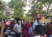 Vụ bữa ăn bán trú: hàng trăm phụ huynh kéo đến trường