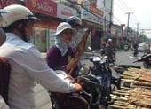 Tấp nập phố cá lóc nướng, có người bán được 1,5 tấn
