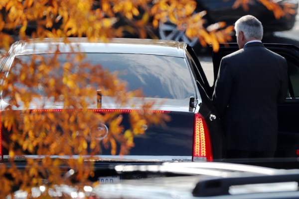 Ngoại trưởng Tillerson rời Nhà Trắng sau cuộc gặp với Tổng thống Donald Trump ngày 30-11. Ảnh: REUTERS