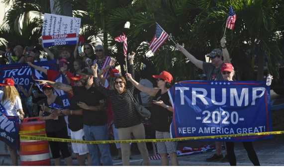 Một bộ phận người dân Mỹ vẫn ủng hộ ông Trump. Ảnh: AP
