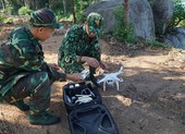 Bộ đội biên phòng dùng flycam truy tìm phạm nhân trốn trại