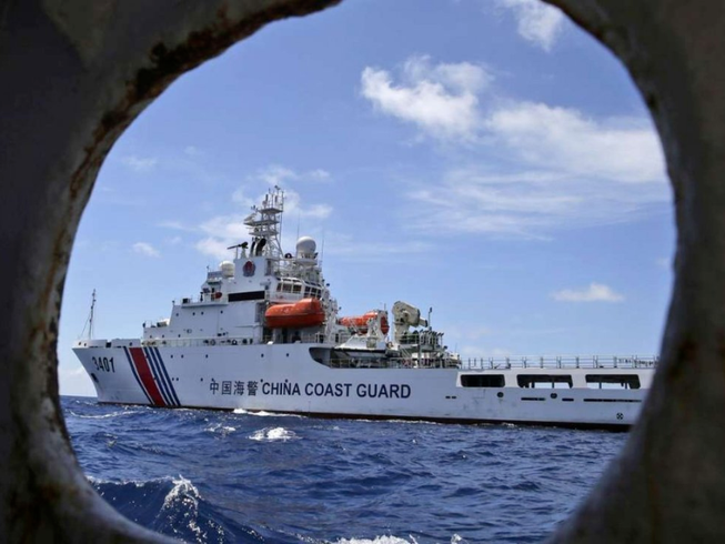 Tàu hải cảnh Trung Quốc tại Biển Đông hồi tháng 3-2014. Ảnh: AP