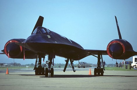 SR-71: máy bay quân sự không thể bắn hạ