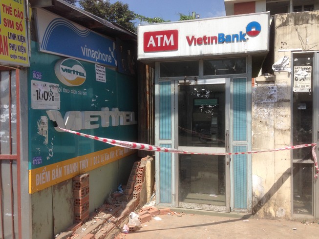 Truy tìm băng nhóm đi ô tô nạy phá buồng máy ATM