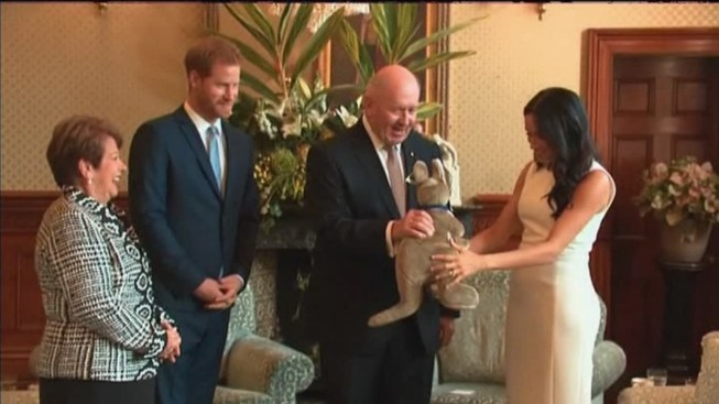 Meghan nhận món quà đầu tiên sau thông tin mang thai