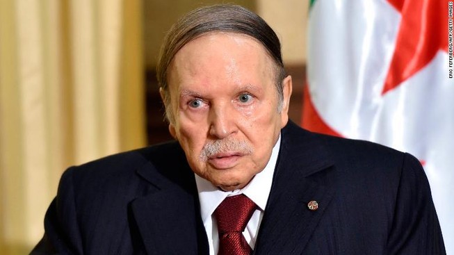 Tổng thống Algeria tuyên bố từ chức