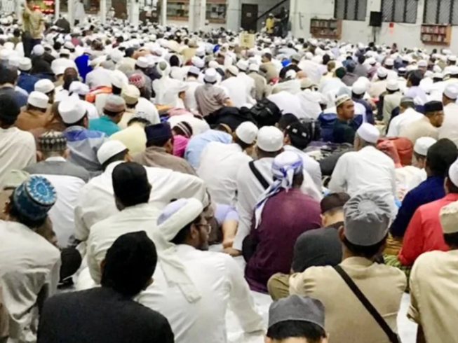 Nhiều người quy tụ về Indonesia để tham dự thánh lễ. Ảnh: MASHABLE