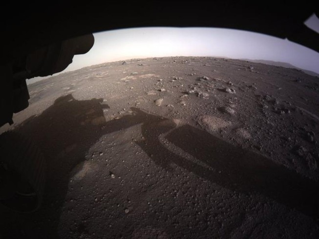 NASA tiết lộ bức ảnh màu đầu tiên chụp sao Hỏa