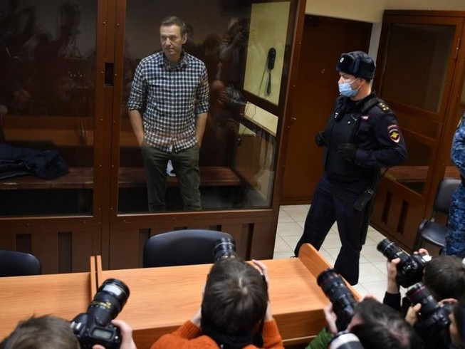 Ông Navalny bất ngờ bị phạt thêm 11.500 USD