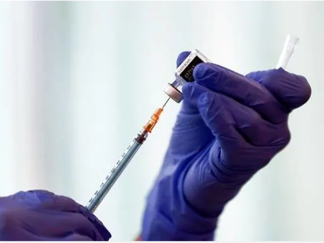 1.032 liều vaccine COVID-19 quăng sọt rác vì tủ đông hỏng