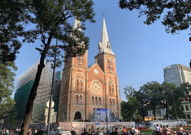 Vì an toàn, nhà thờ Đức Bà Sài Gòn ngưng đổ chuông