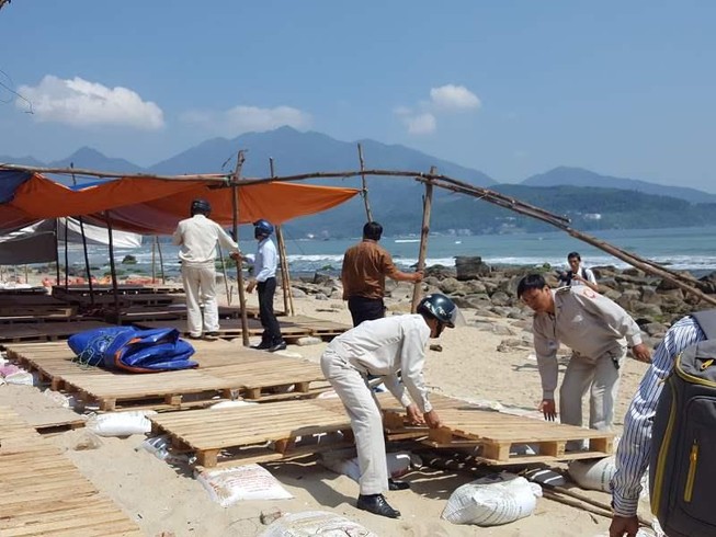 Đà Nẵng: Tháo dỡ hàng chục lều bạt bao vây ghềnh Nam Ô