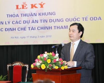 Bắt nguyên Phó tổng giám đốc Agribank