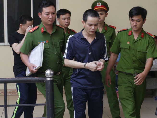 Ra tòa, các bị cáo tố bạn nhậu cùng đánh chết người