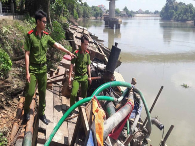 Bình Dương dừng cấp phép nạo vét luồng đường thủy
