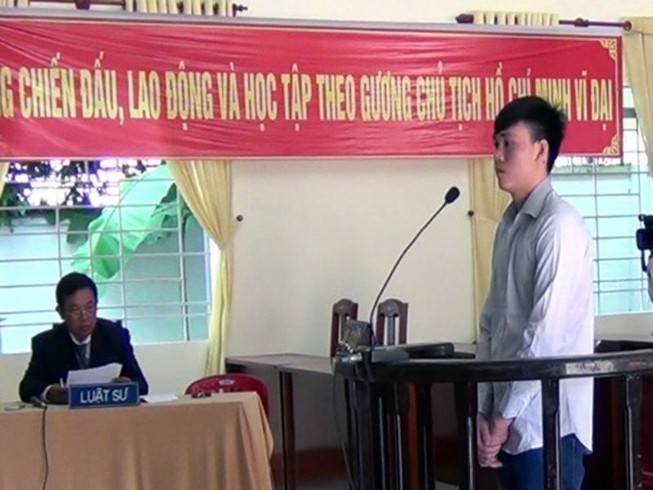 Bị đâm chết vì đang nói chuyện mà nhắc nợ nần