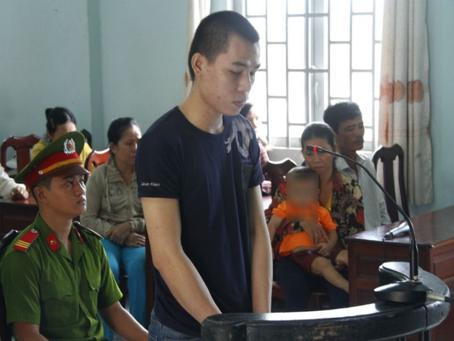 Đâm chết bạn gái vì nghi nhắn tin cho bạn trai