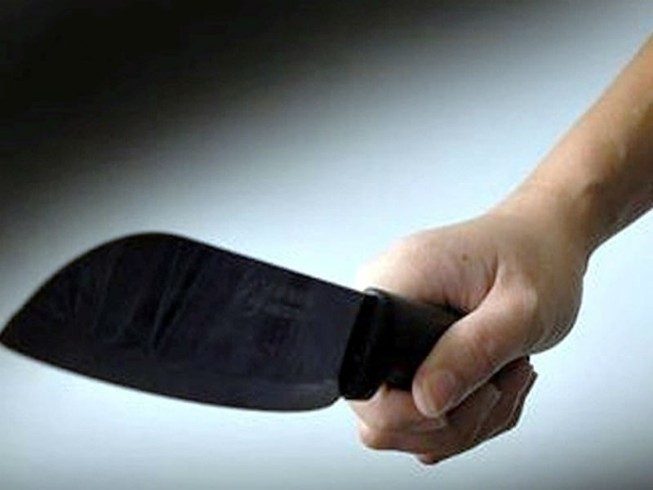 Vác dao chém người khi bị nhắc mở nhạc to