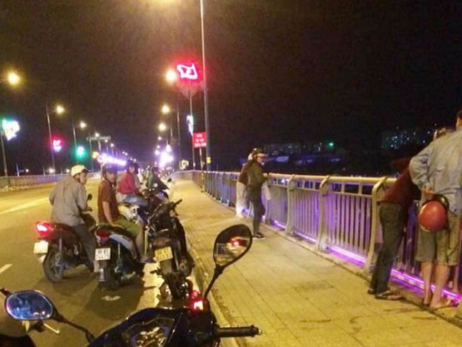 Nam thanh niên nhảy sông Đồng Nai mất tích trong đêm