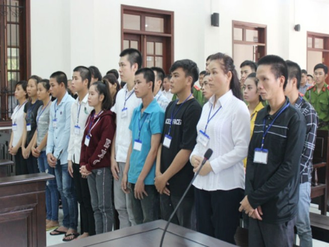 20 người lợi dụng biểu tình để kích động gây rối lãnh án