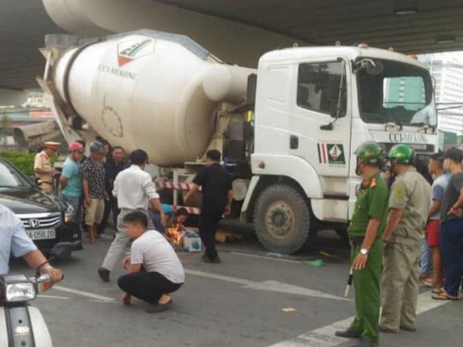 Cụ ông chết thảm tại 'điểm đen' giao thông ở Đồng Nai