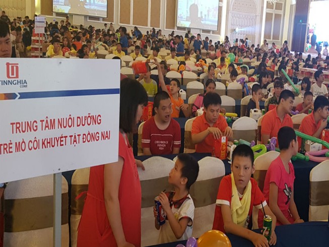 Hơn 1.000 em nhỏ có hoàn cảnh đặc biệt vui Tết Trung thu