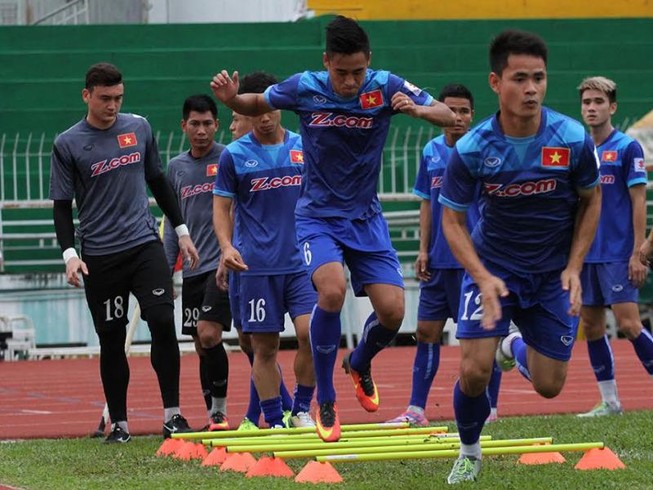 Đội tuyển Việt Nam thăm làng SOS