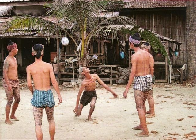Làm quen 'môn thể thao lạ', Chinlone là gì?