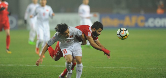 Trước trận U23 VN-Iraq: Khi thư sinh đối đầu gã mày râu