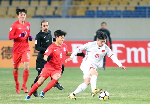 Park Hang-seo và Sanchez đã 'nghênh chiến'