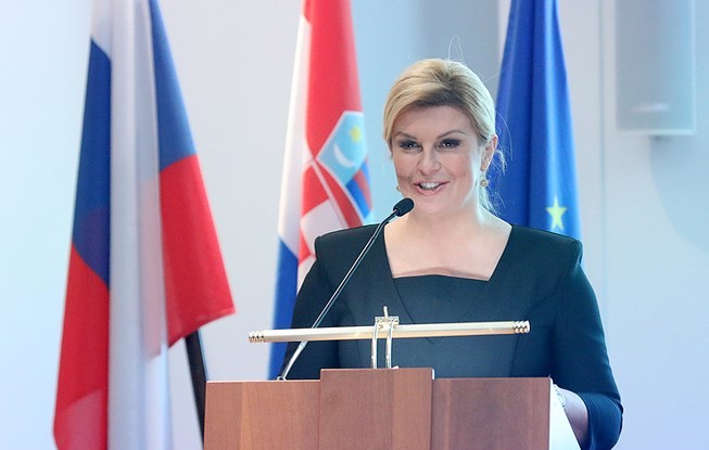 Fan Croatia và khách VIP siêu hot trên sân Sochi