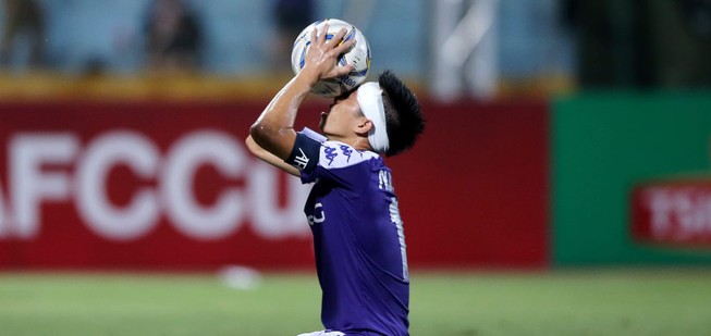 Văn Quyết: ‘Hà Nội FC nuôi mục tiêu ăn ba của mùa giải’