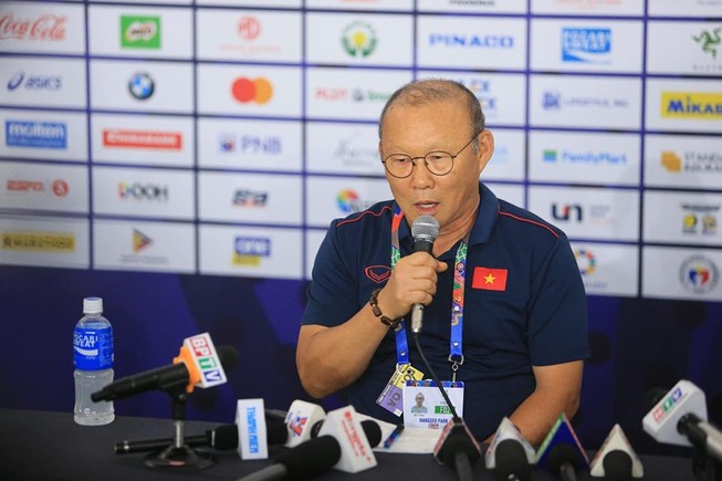 HLV Park Hang-seo: U-22 VN chỉ cách HCV SEA Games 1 bước chân