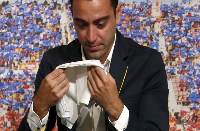 Xavi khóc khi nghĩ mình bội ước và đạp đổ nồi cơm người khác