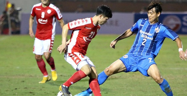 Công Phượng trở lại Buriram, ai nhận, ai chê?