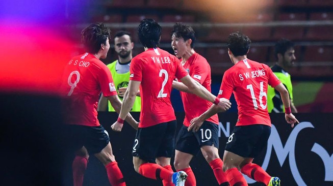 ‘Siêu phẩm’ phút bù giờ đưa Hàn Quốc vào bán kết U-23 châu Á