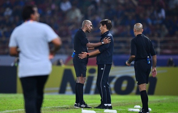 Thái Lan chính thức gửi thư đến AFC hỏi chuyện 'quả phạt đền'